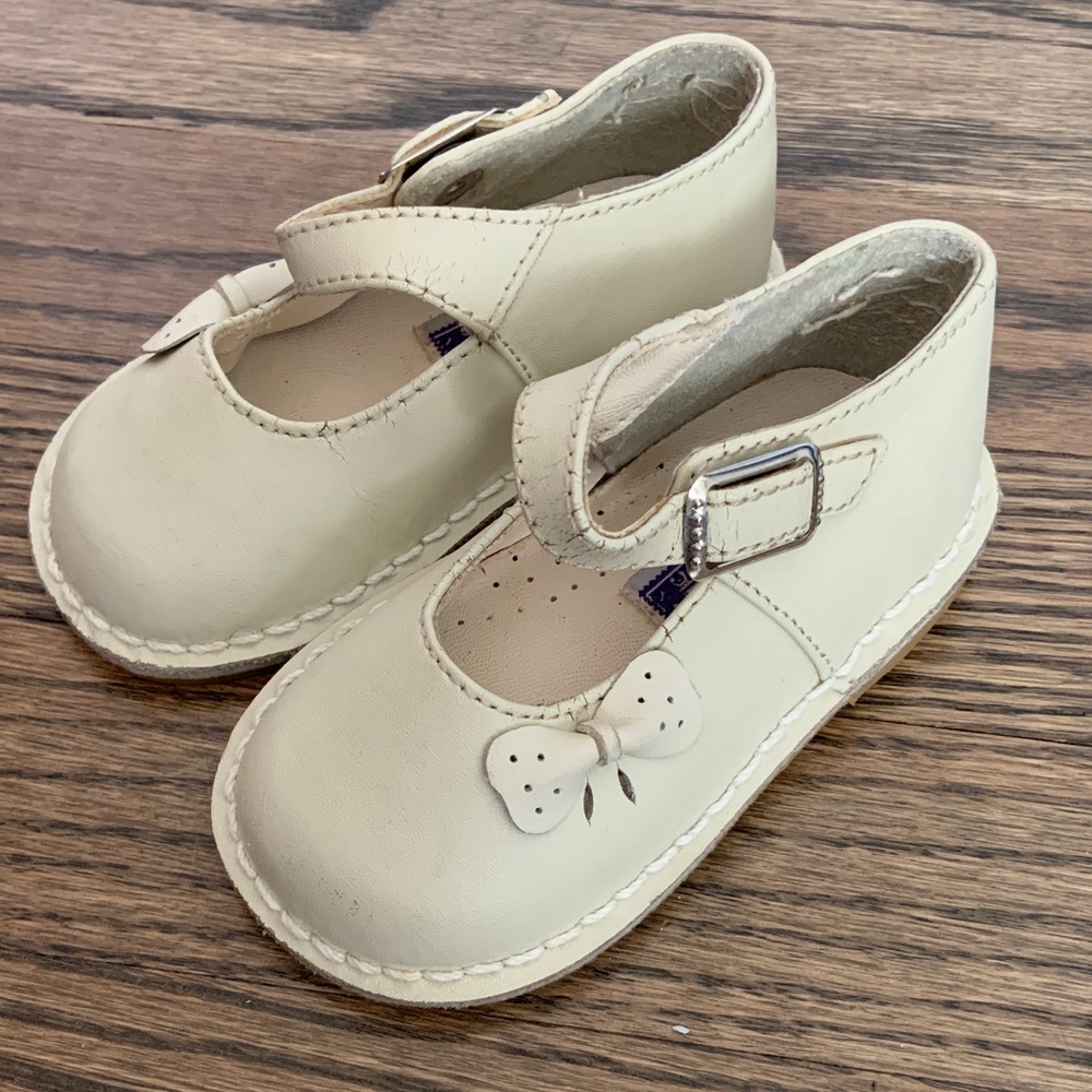 L’Amour Cream Kids Mary Jane Bow Church Shoes
